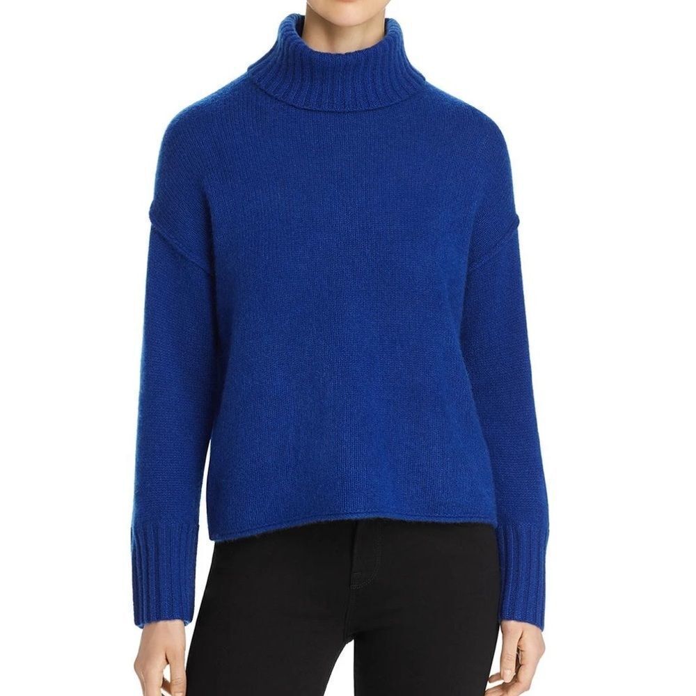 NWT 100% Cashmere Bloomingdales Turtle-Neck Sweater